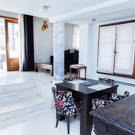 Apartament Unique Apt W/ Veranda Walking Distance To Sites Ateny Zewnętrze zdjęcie
