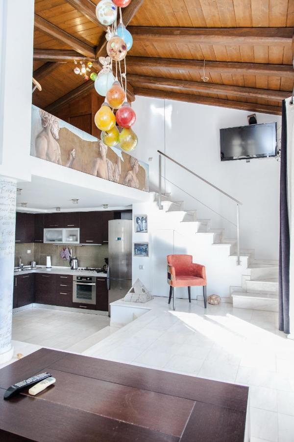 Apartament Unique Apt W/ Veranda Walking Distance To Sites Ateny Zewnętrze zdjęcie