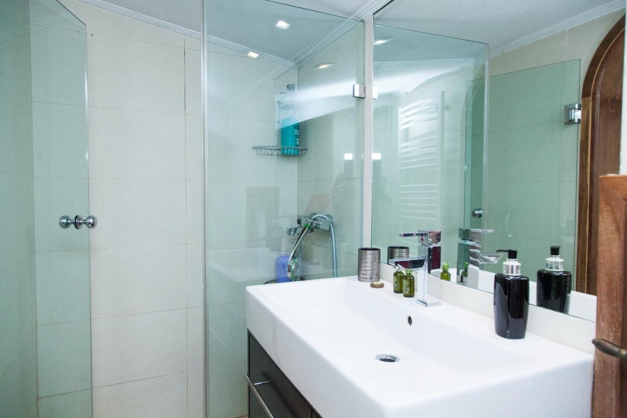 Apartament Unique Apt W/ Veranda Walking Distance To Sites Ateny Zewnętrze zdjęcie